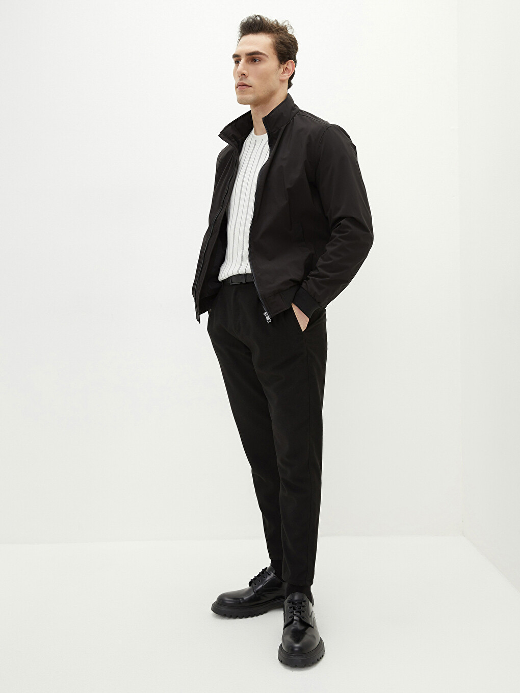 Regulär Geschnittener Dünner Herrenmantel Mit Rollkragen-2