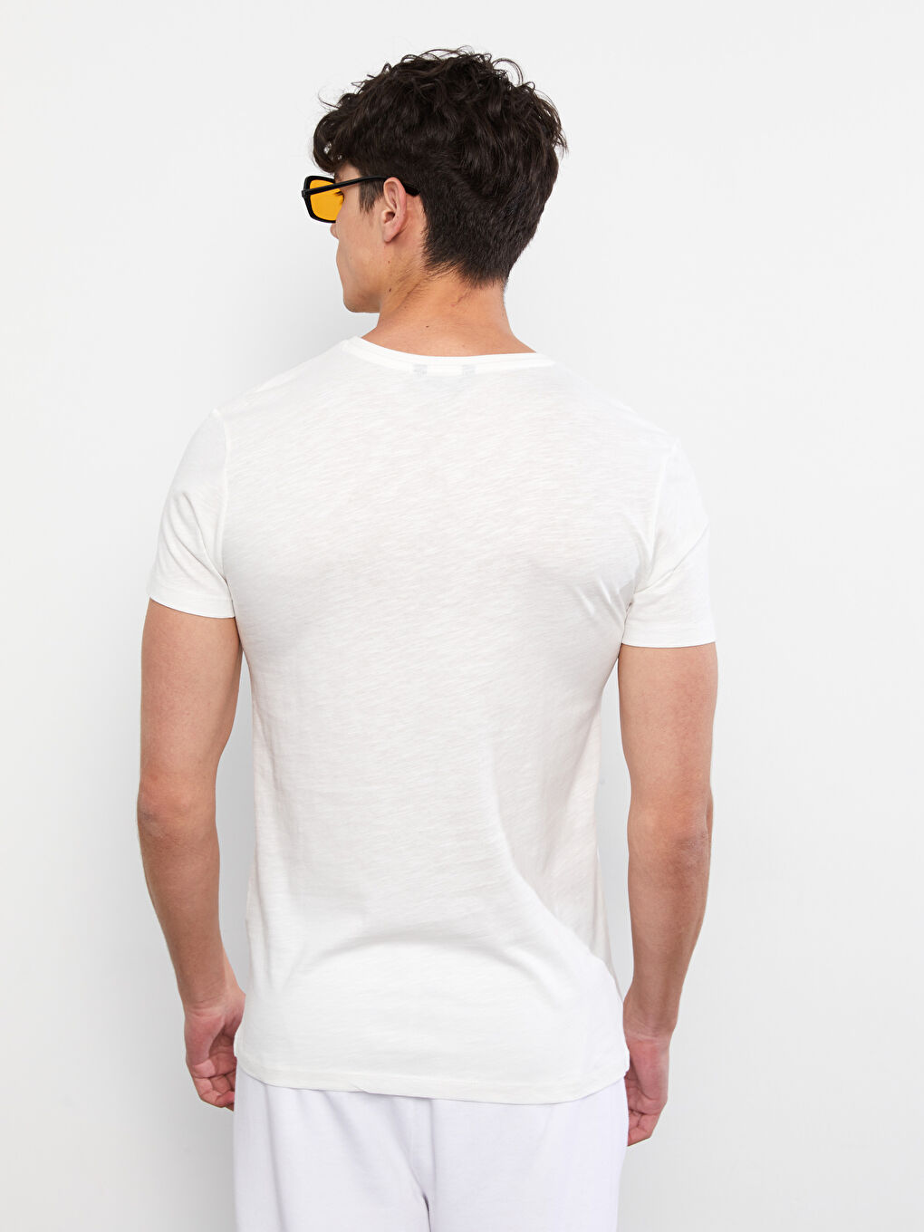 Ерлерге арналған трикотаж дөңгелек жағалы қысқа жең принтті мақта футболка-4