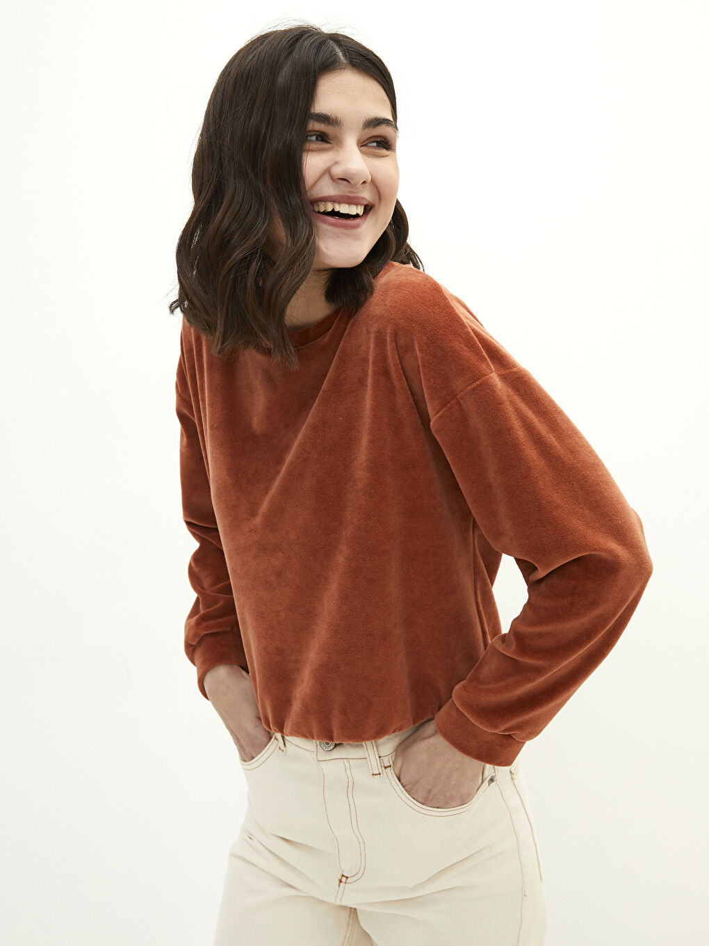 Sweat-shirt en velours à col rond, manches longues, coupe régulière pour femmes