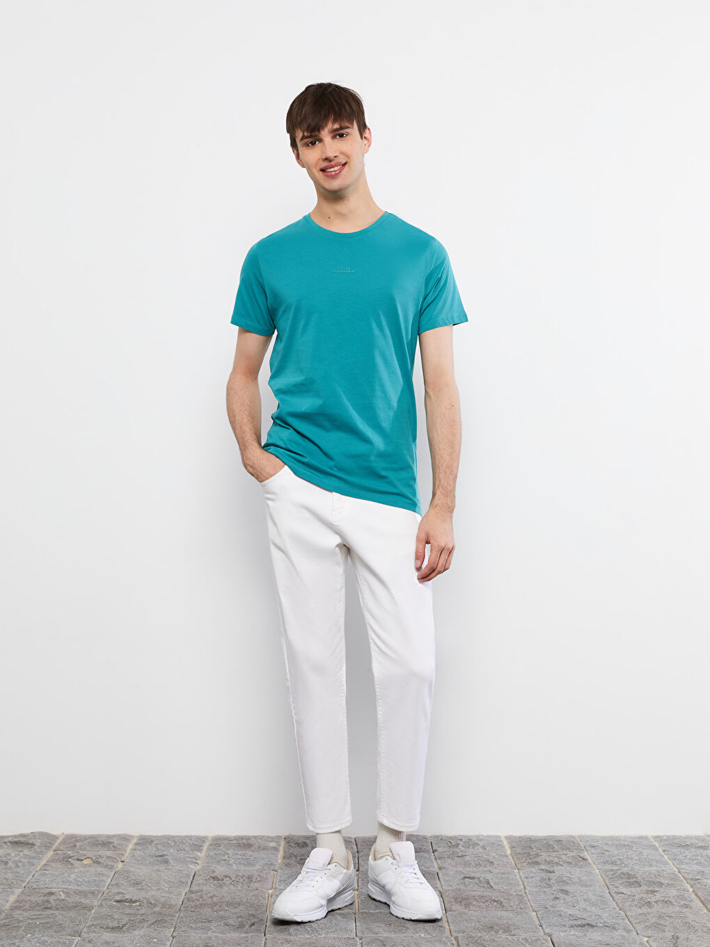 T-shirt pour hommes en coton peigné imprimé à manches courtes et col rond-1