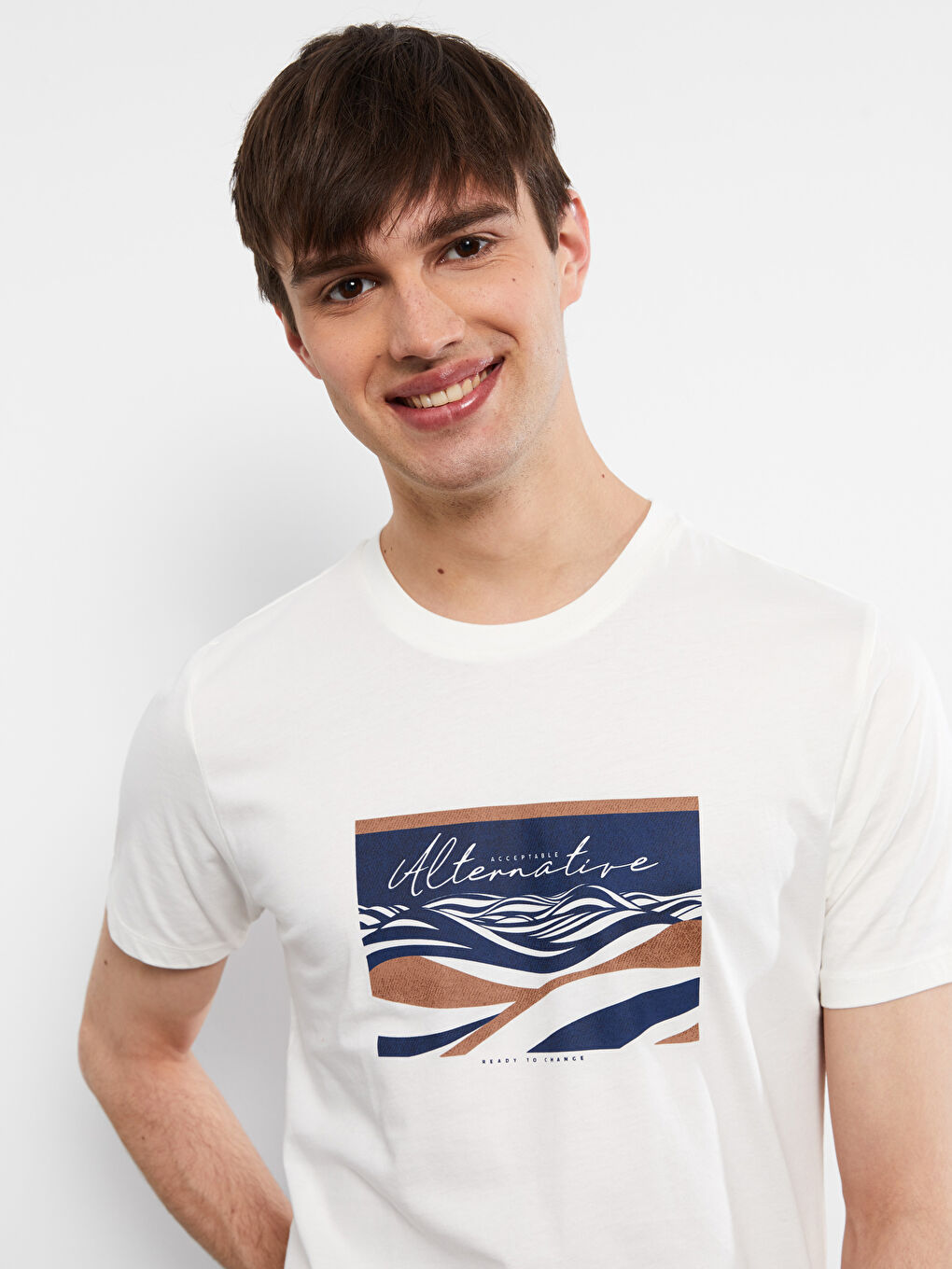 Ekru Bisiklet Yaka Kısa Kollu Baskılı Penye Erkek Tişört-1