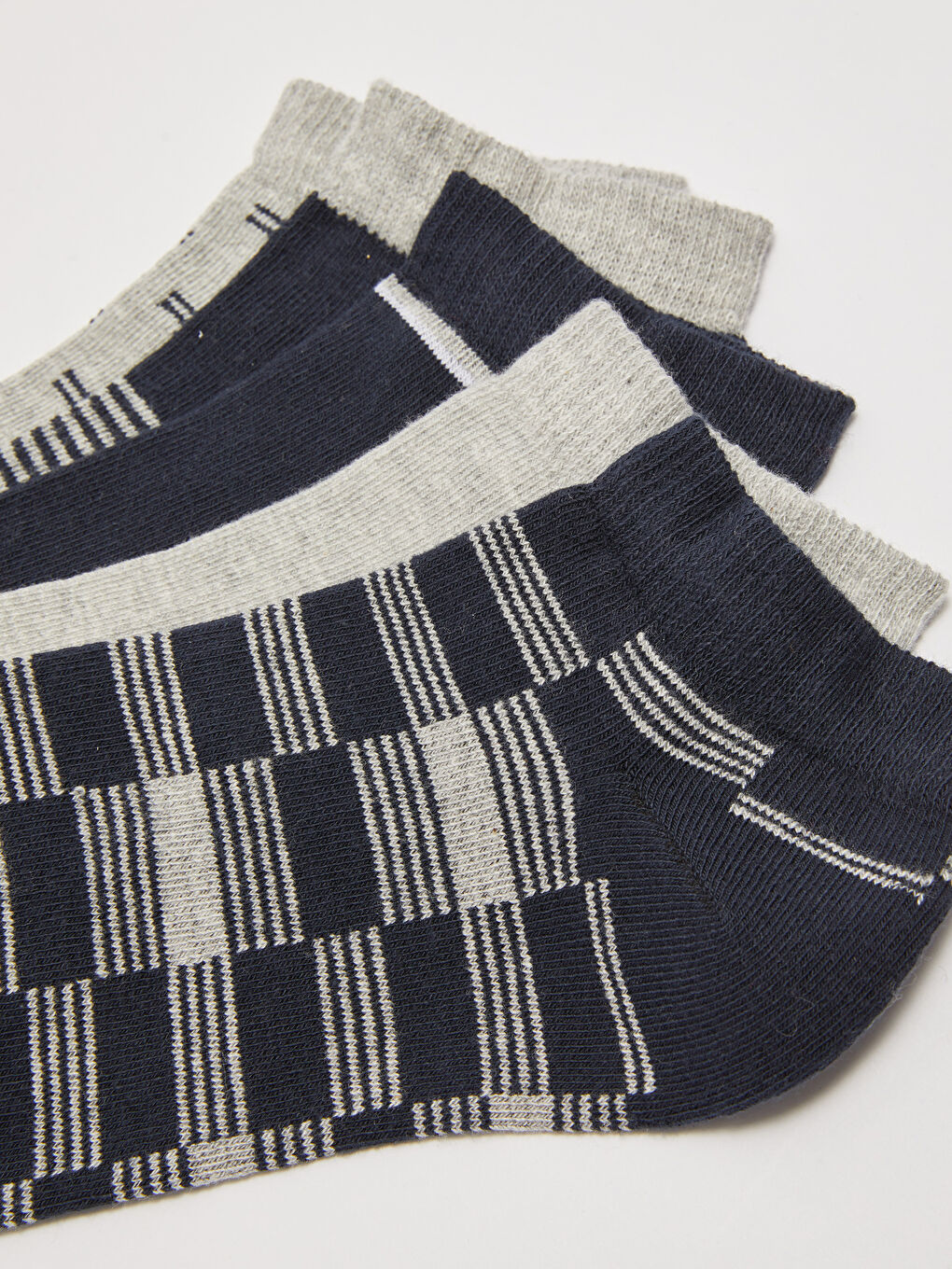 جوارب رياضية منقوشة للرجال - عبوة ٥ قطع-2