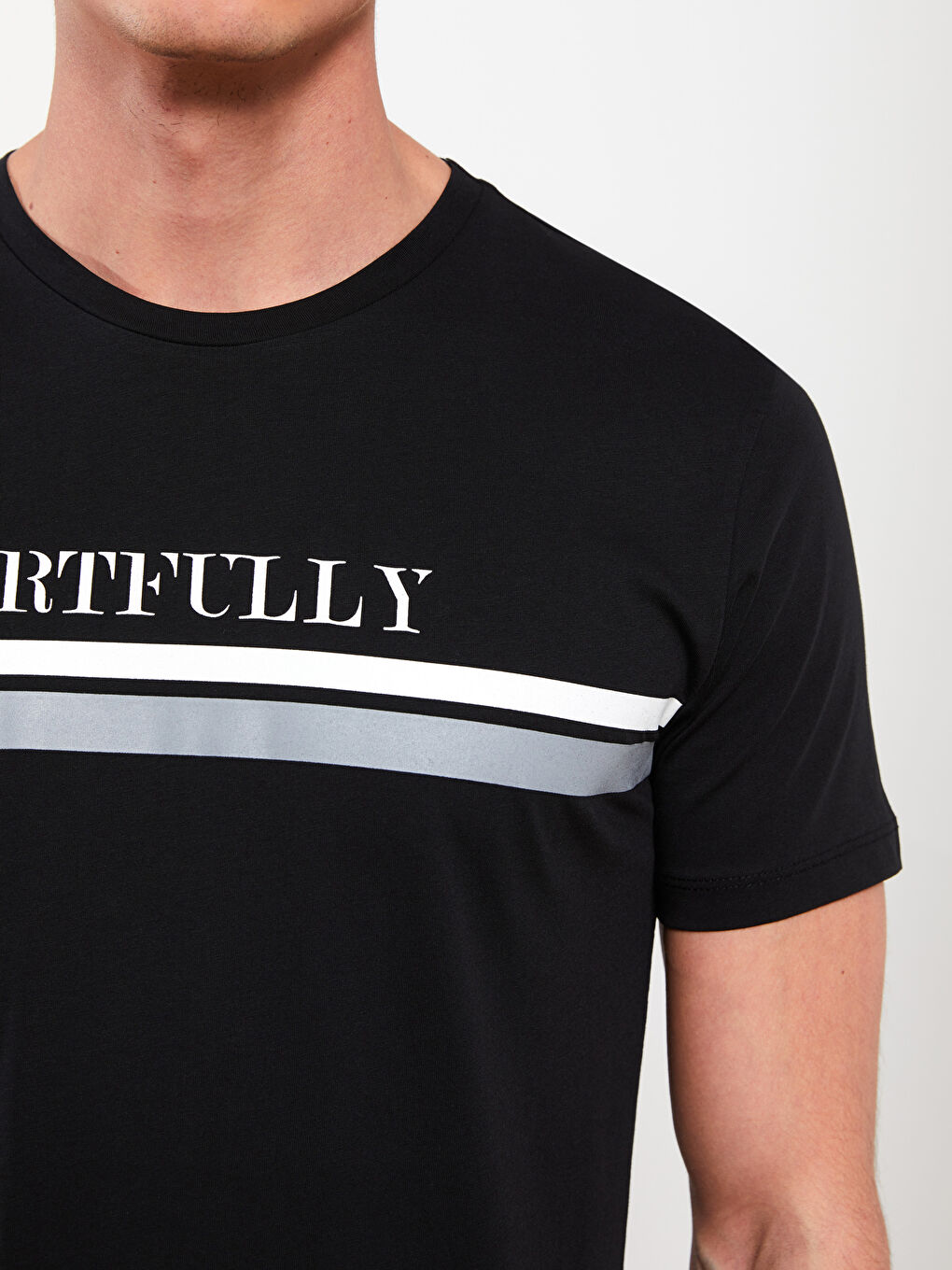 Siyah Bisiklet Yaka Kısa Kollu Baskılı Penye Erkek Tişört-3