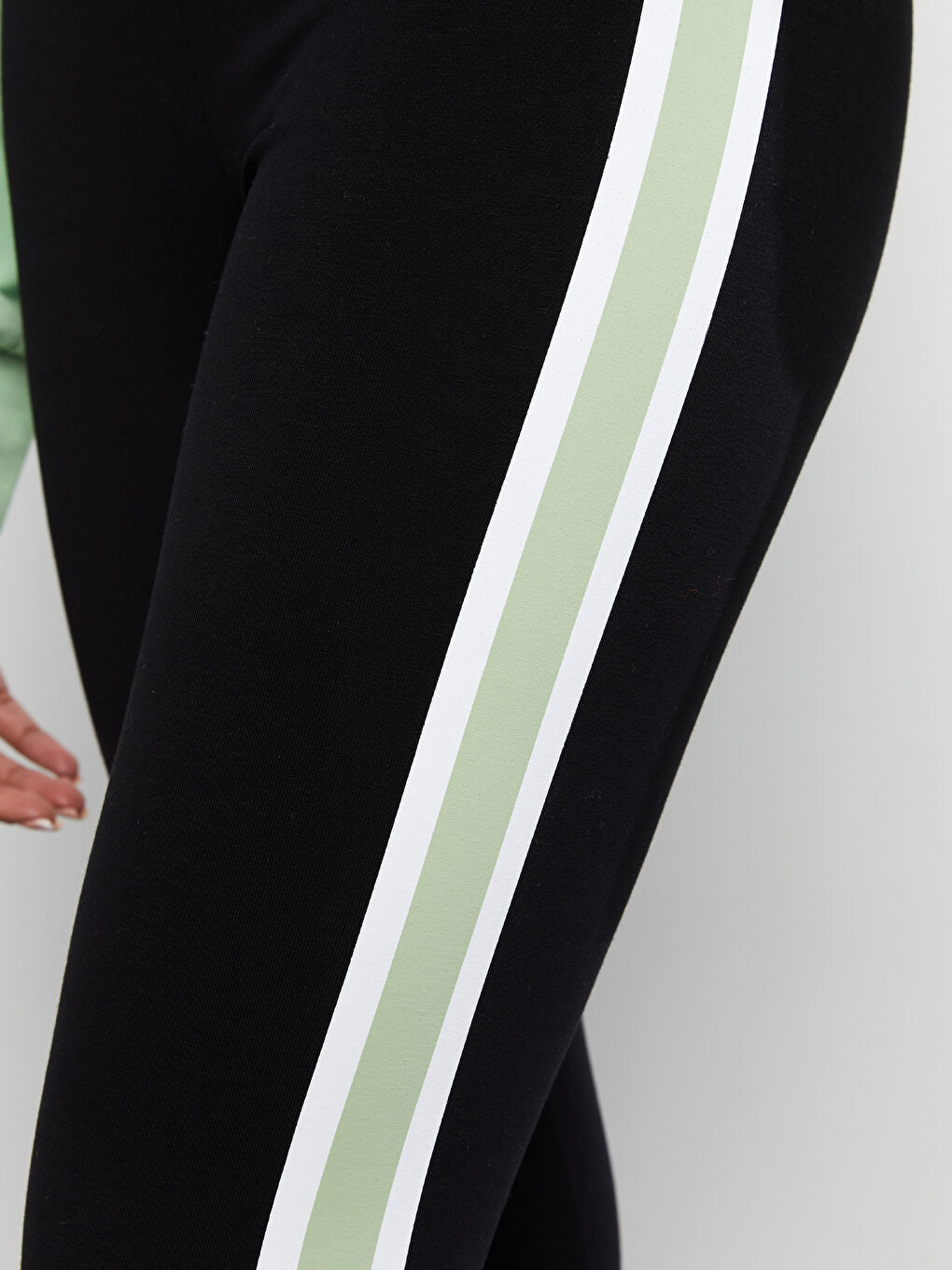 Siyah Beli Lastikli Düz Pamuklu Kadın Tayt-2