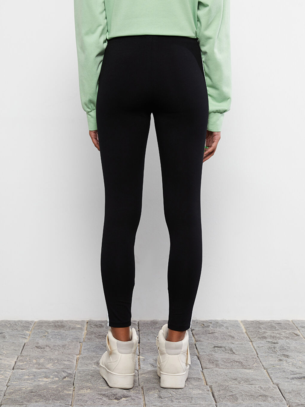 Siyah Beli Lastikli Düz Pamuklu Kadın Tayt-4