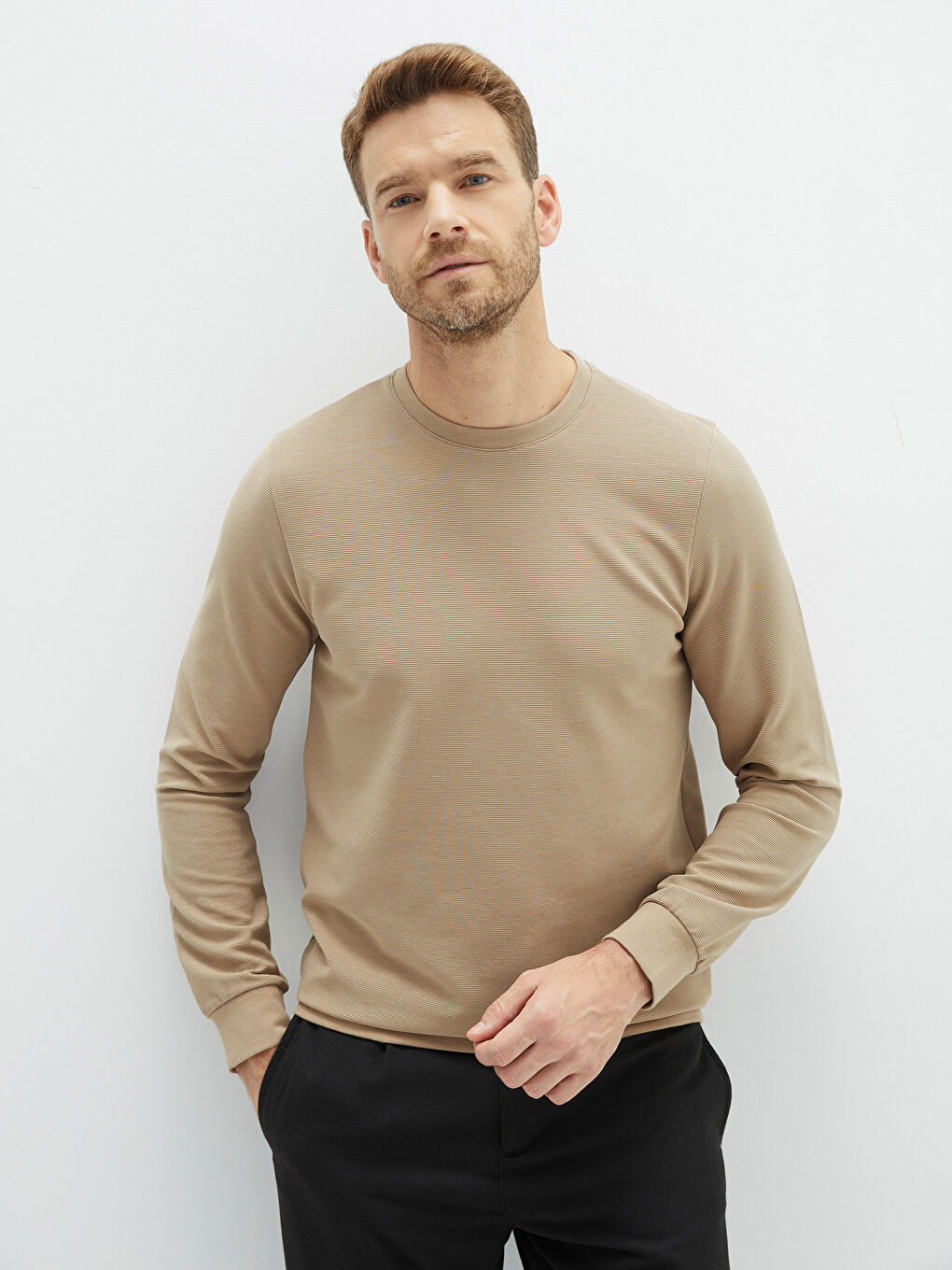 سويت شيرت كم طويل بياقة دائرية للرجال