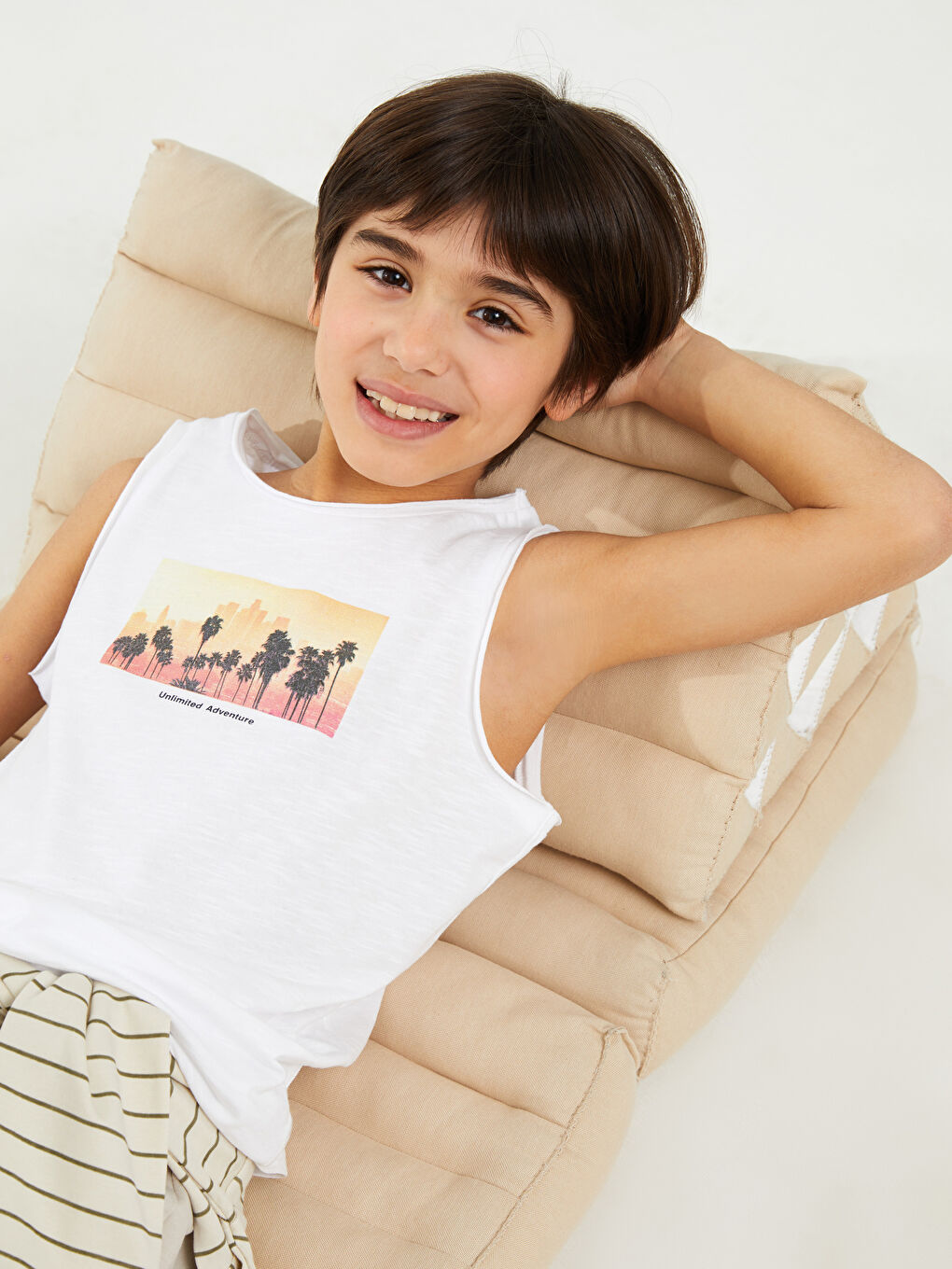 Ұлдарға арналған принтті дөңгелек жағалы майка-1