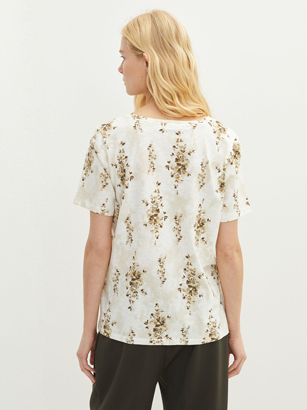 LCW ECO Women's V-Neck Floral Short Sleeve Cotton T-Shirt -S29091Z8-LQX