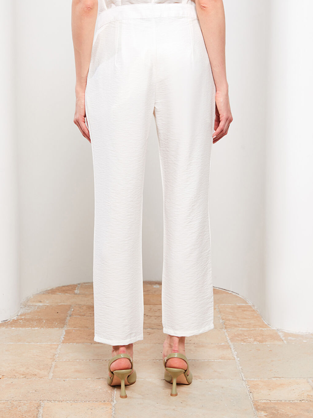 Pantaloni Standard Fit Regular cu Detalii la Buzunar pentru Femei-4