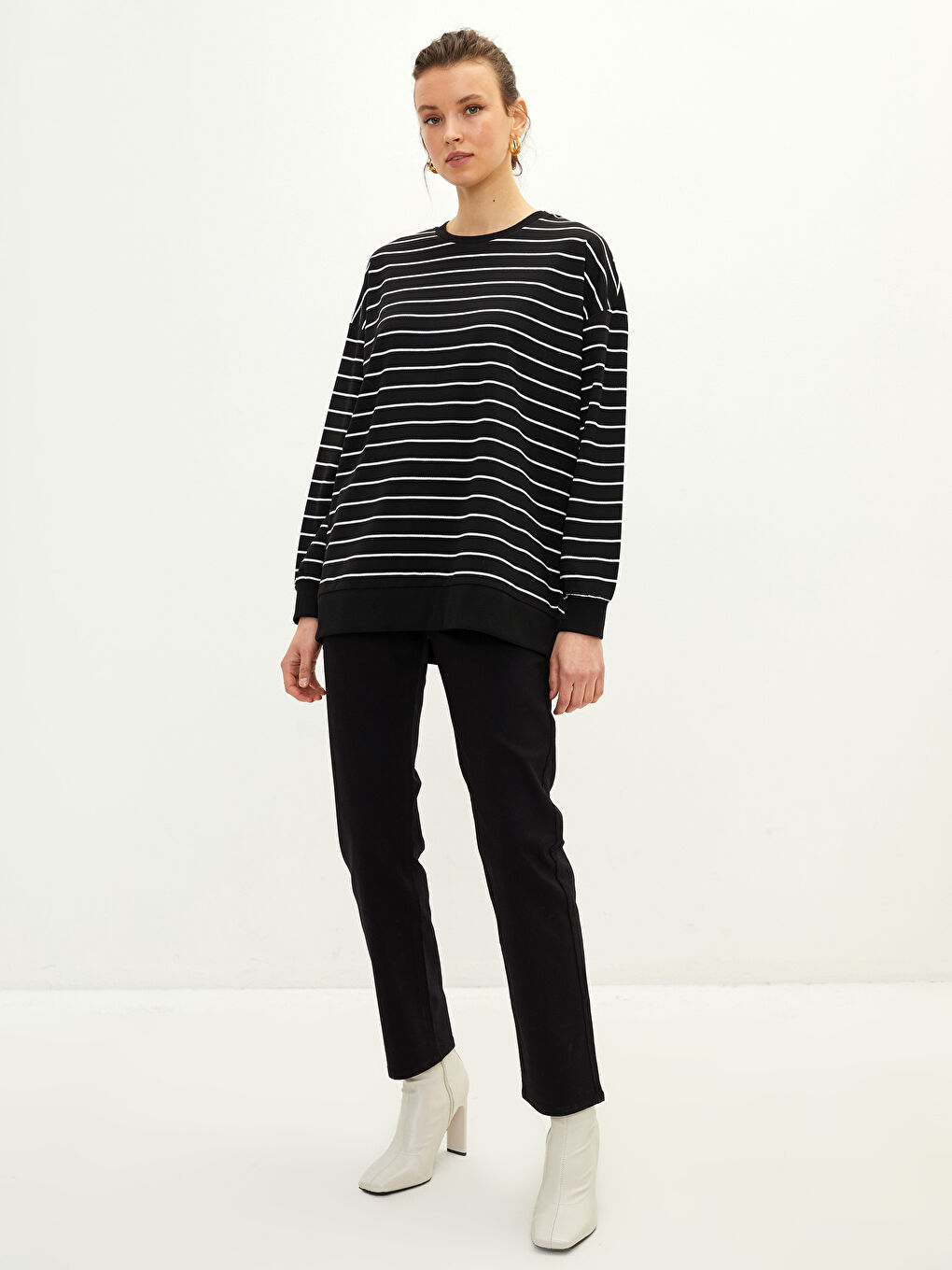 Siyah Bisiklet Yaka Çizgili Uzun Kollu Kadın Sweatshirt-1