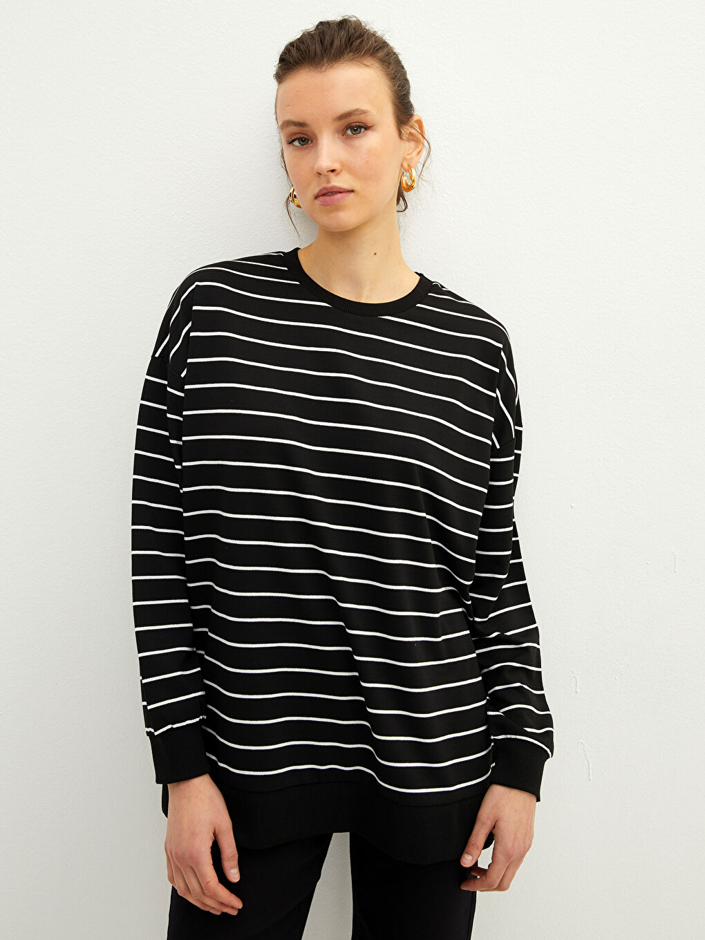 Siyah Bisiklet Yaka Çizgili Uzun Kollu Kadın Sweatshirt-2