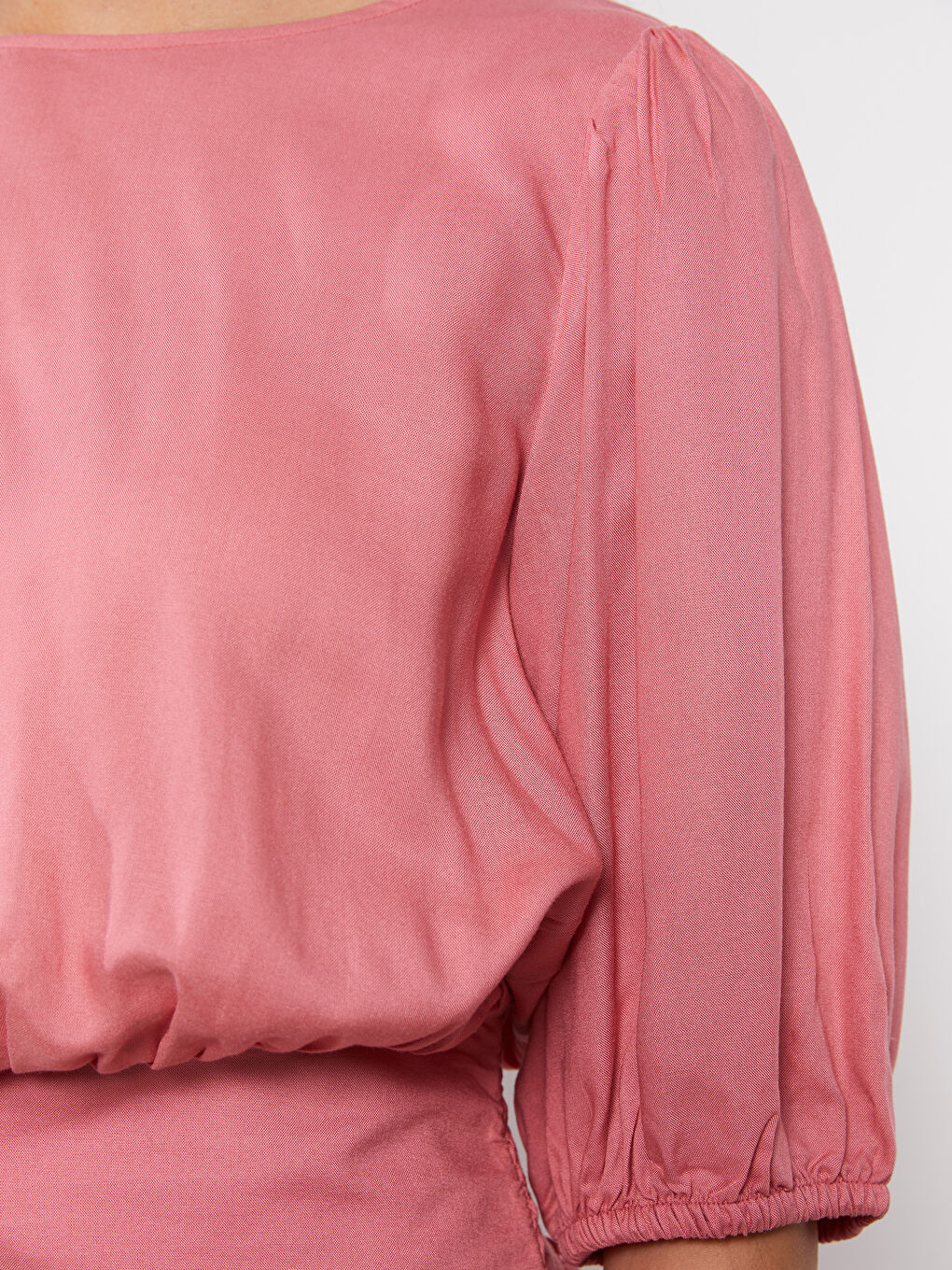 Pembe Bisiklet Yaka Düz Kısa Kollu Viskon Kadın Bluz-3