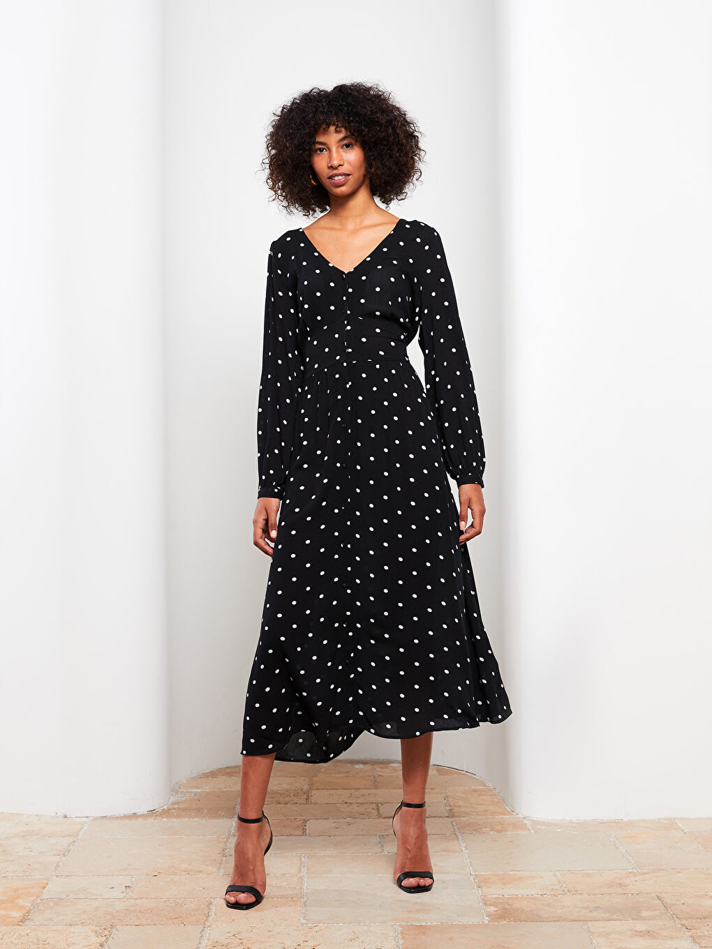 Φόρεμα Γυναικείο Μακρυμάνικο Βισκόζη Πουά Λαιμόκοψη V