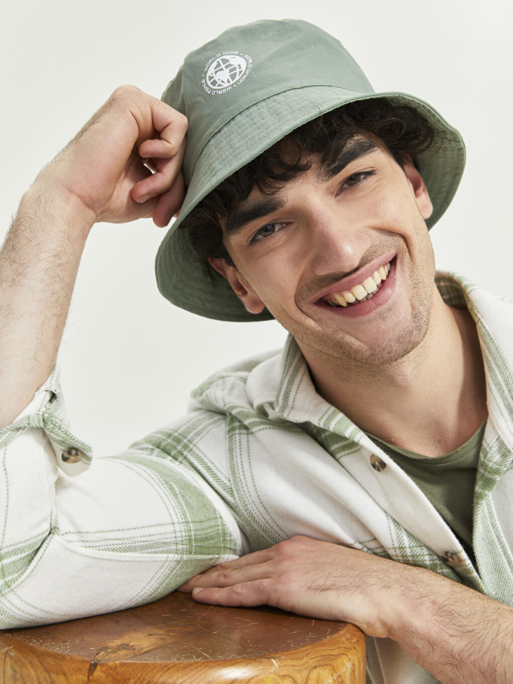 قبعة دلو مطبوعة للرجال