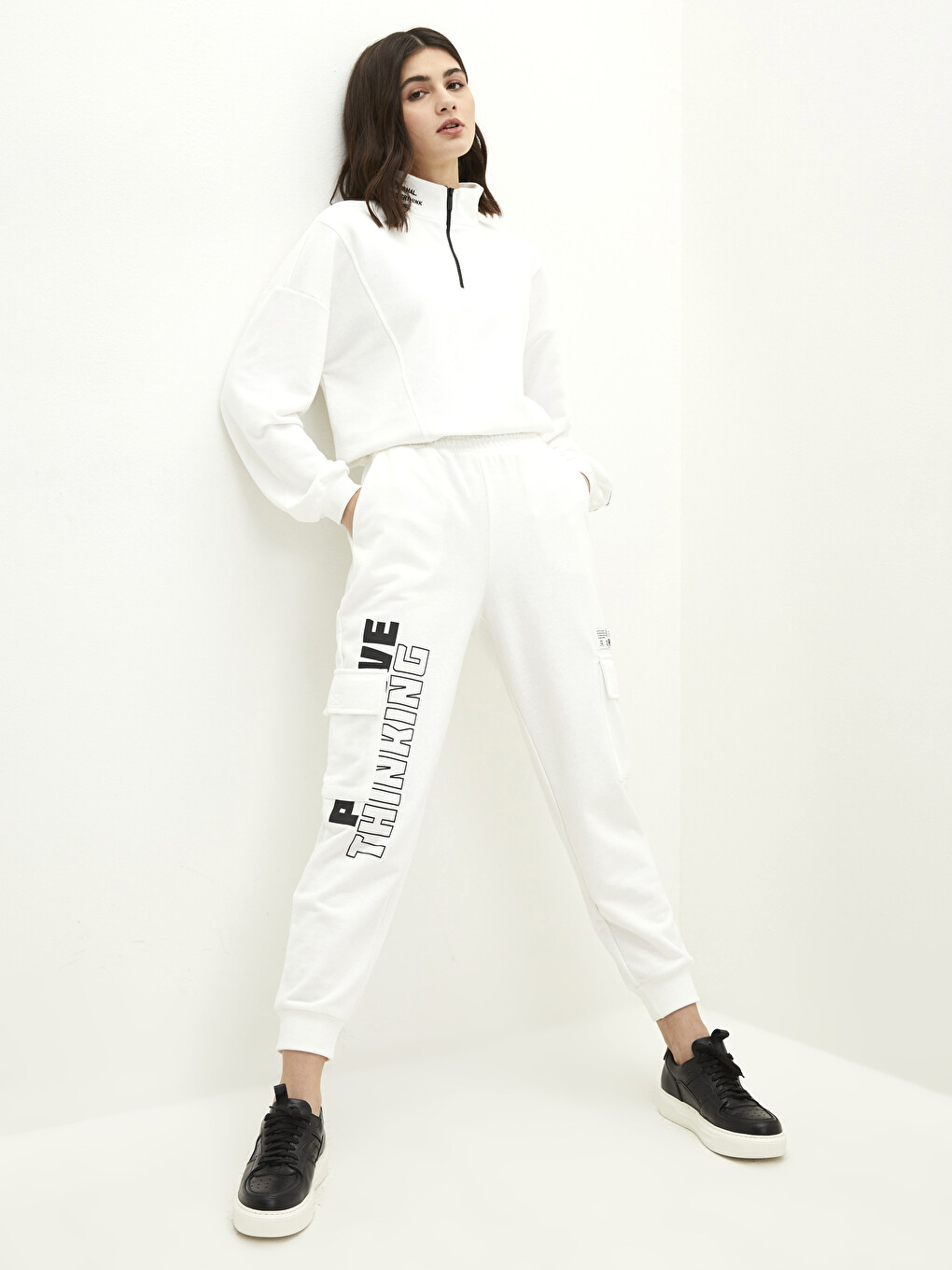 Elastic Waist Text Printed Women's Jogger Sweatpants-1