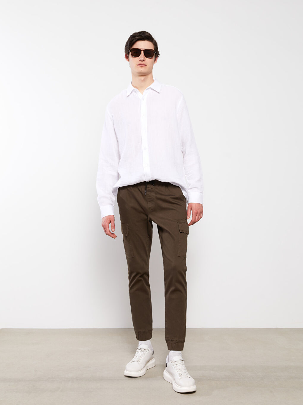 بنطلون كارغو تويل رفيع للرجال-1