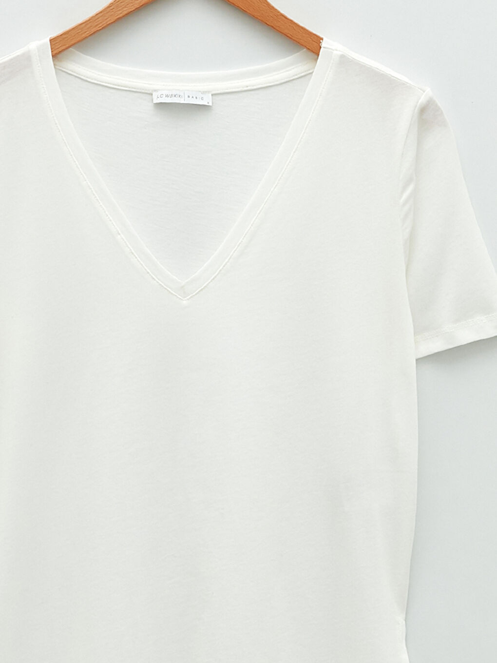 Ekru V Yaka Düz Kısa Kollu Kadın Tişört-8