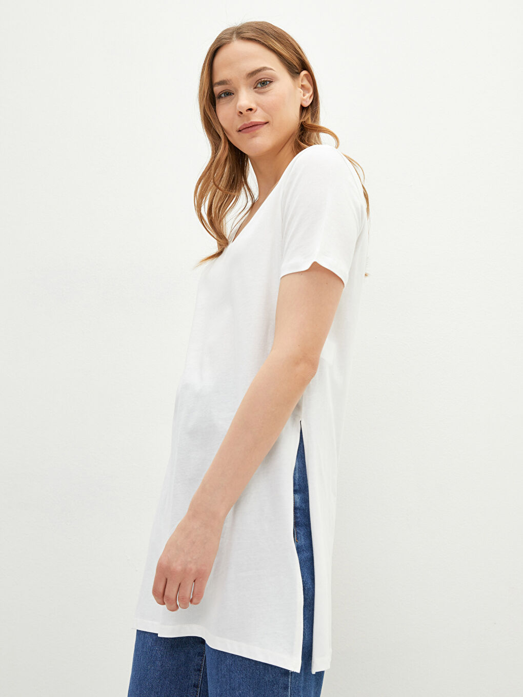 Ekru V Yaka Düz Kısa Kollu Kadın Tişört-3