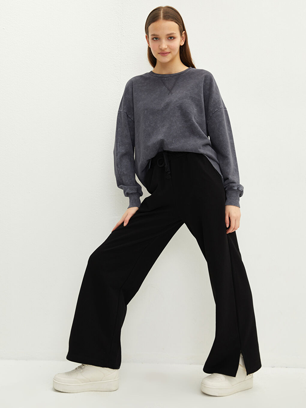 Siyah Beli Lastikli Düz Cep Detaylı Kadın Eşofman Altı-2