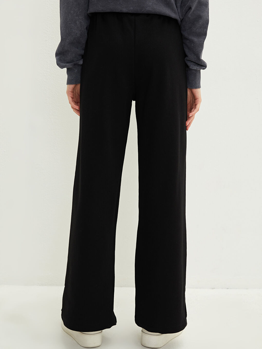 Siyah Beli Lastikli Düz Cep Detaylı Kadın Eşofman Altı-5