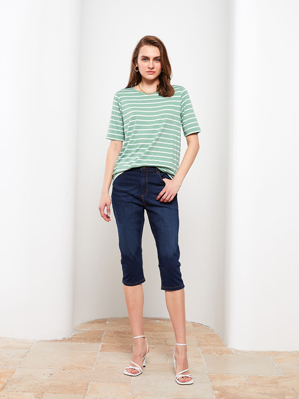Yeşil Bisiklet Yaka Çizgili Kısa Kollu Kadın Tişört-2