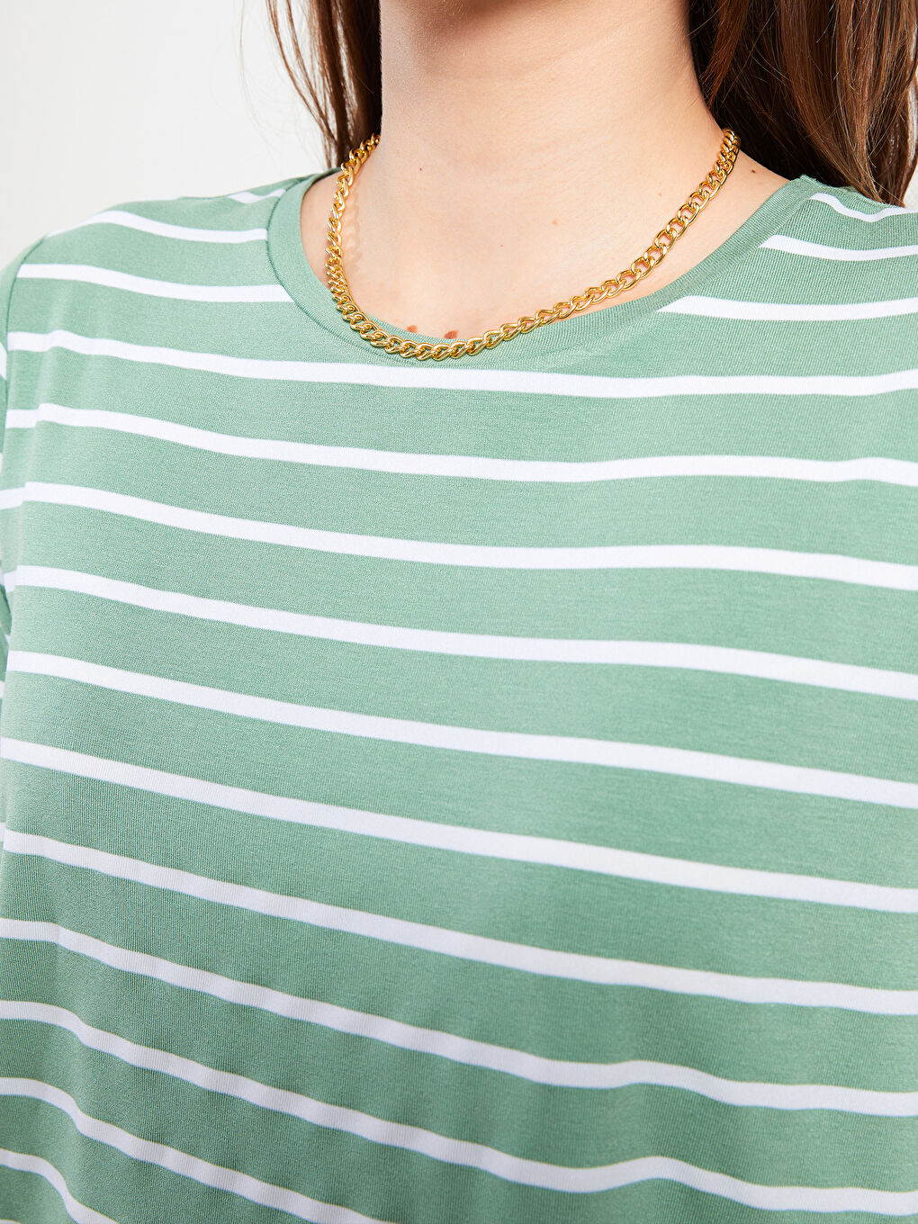 Yeşil Bisiklet Yaka Çizgili Kısa Kollu Kadın Tişört-4