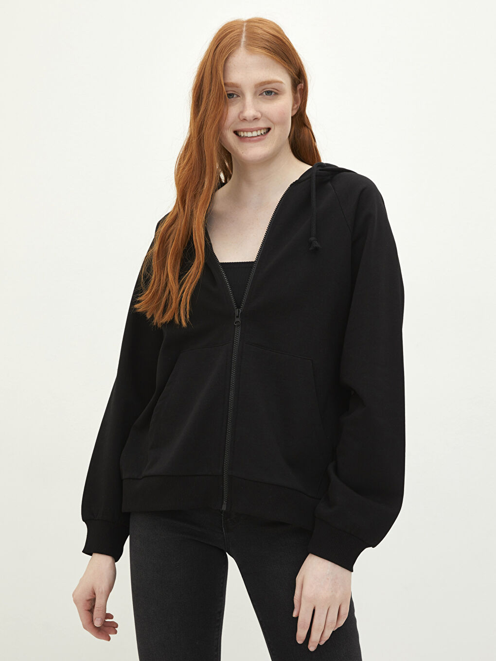 Siyah Kapüşonlu Düz Uzun Kollu Kadın Spor Hırka