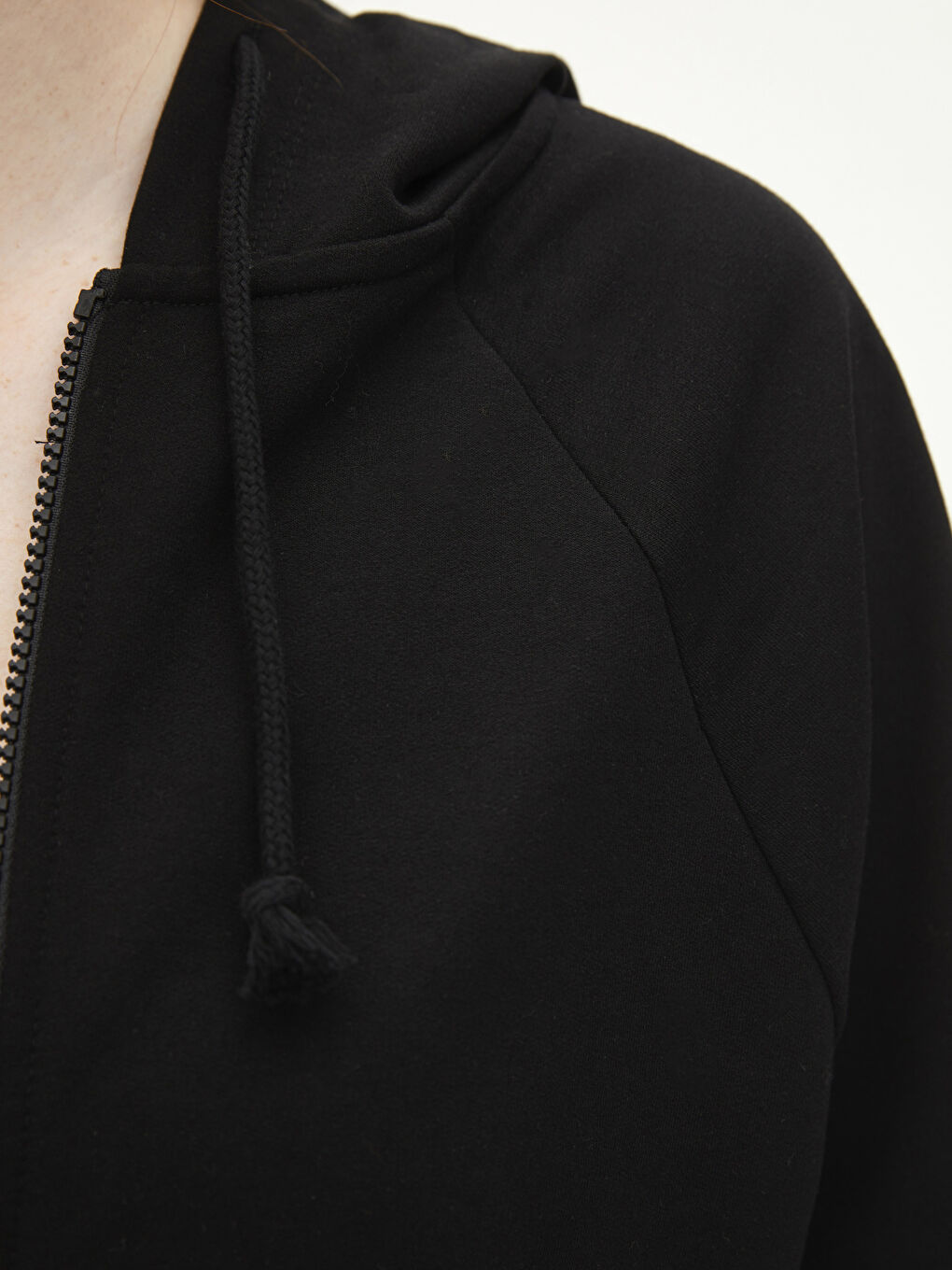 Siyah Kapüşonlu Düz Uzun Kollu Kadın Spor Hırka-3