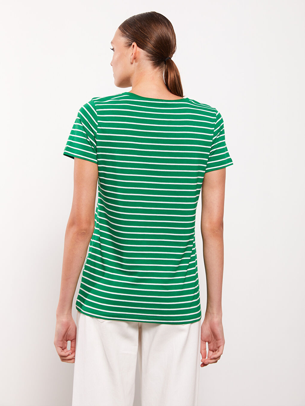 Yeşil V Yaka Çizgili Kısa Kollu Kadın Tişört-4