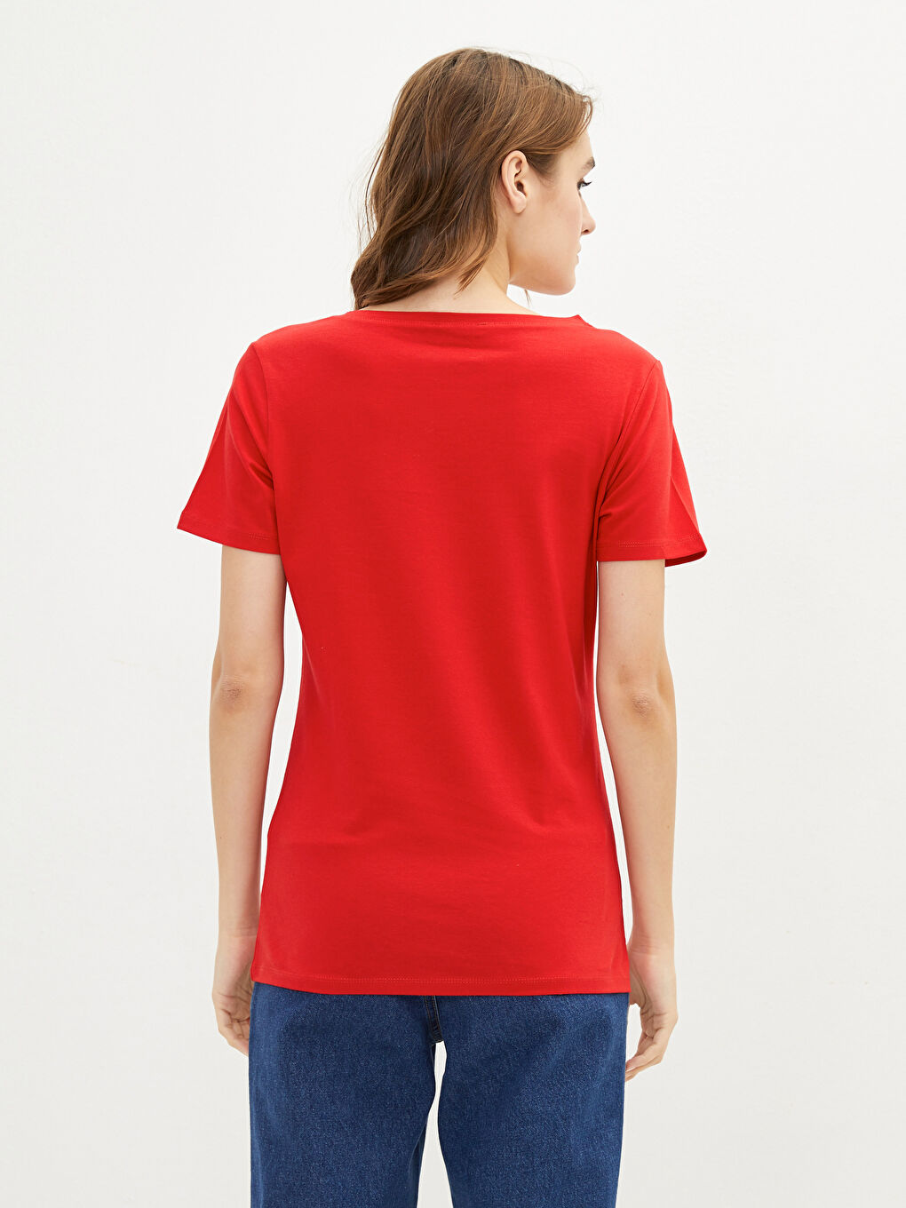 تيشيرت نسائي بياقة على شكل حرف V سادة بأكمام قصيرة-3