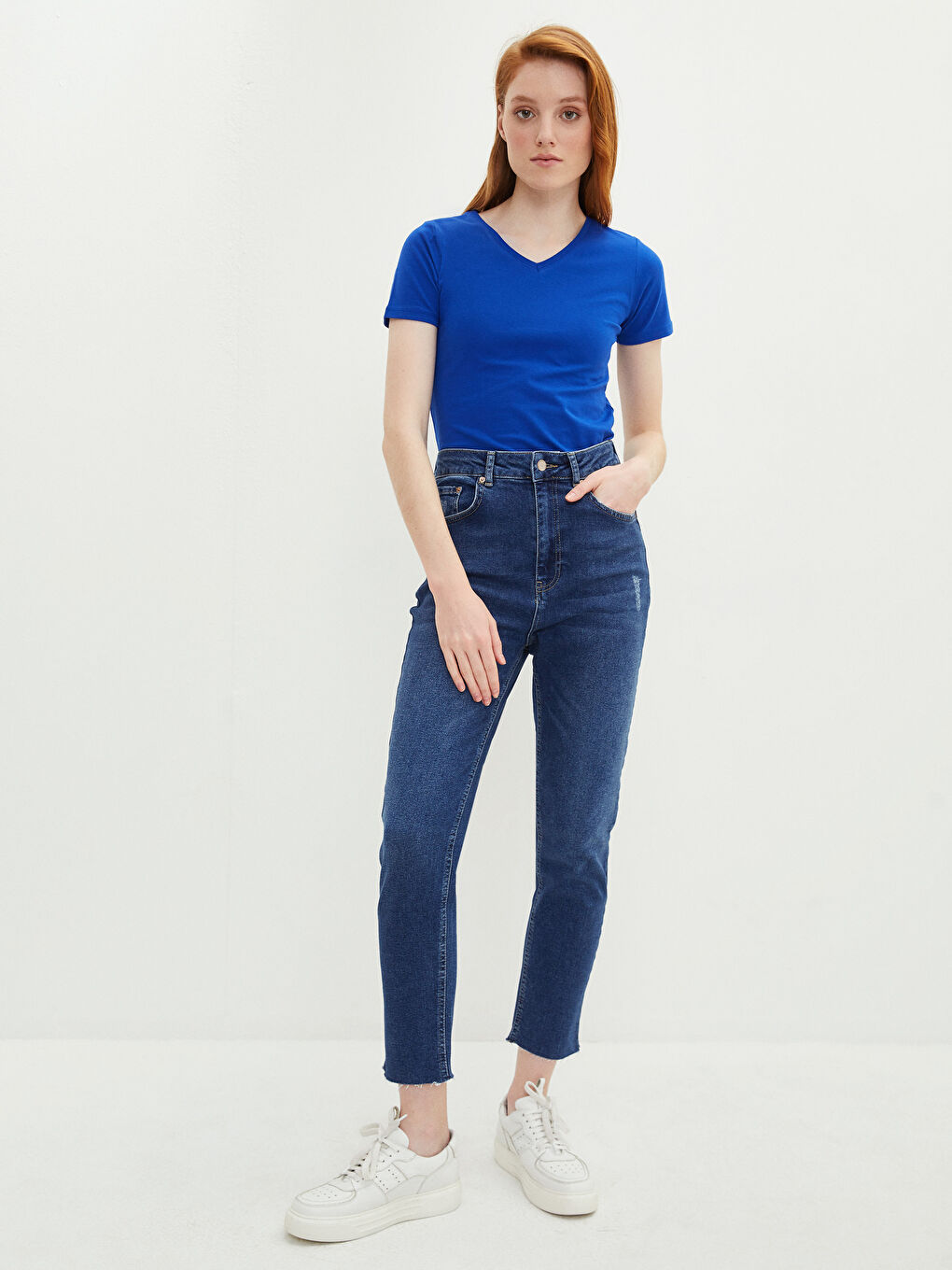 Mavi V Yaka Düz Kısa Kollu Kadın Tişört-2