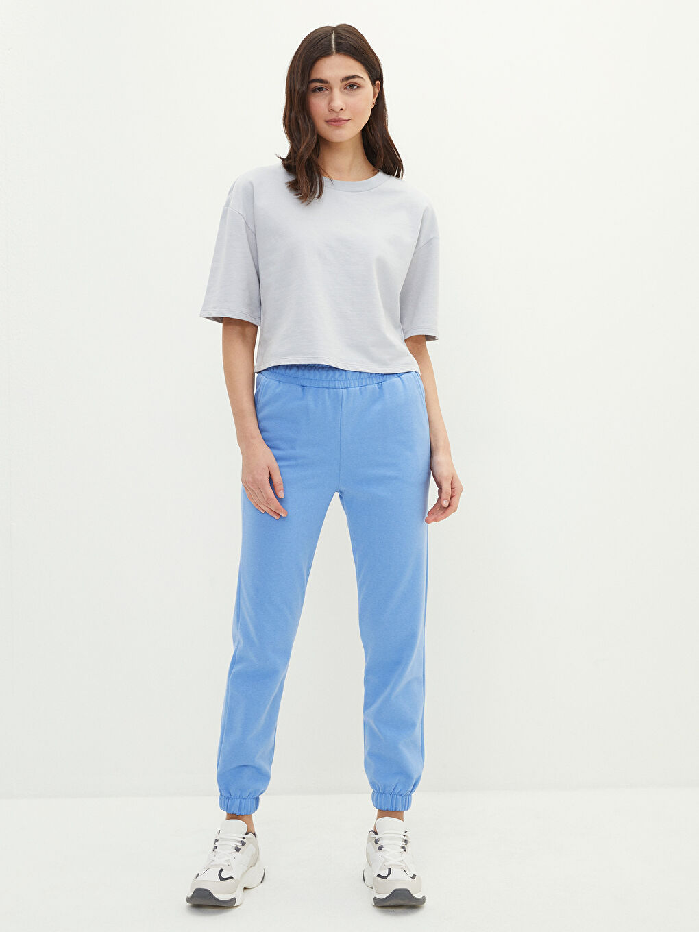 Спортивные джоггеры с эластичным поясом и обычными карманами для женщин