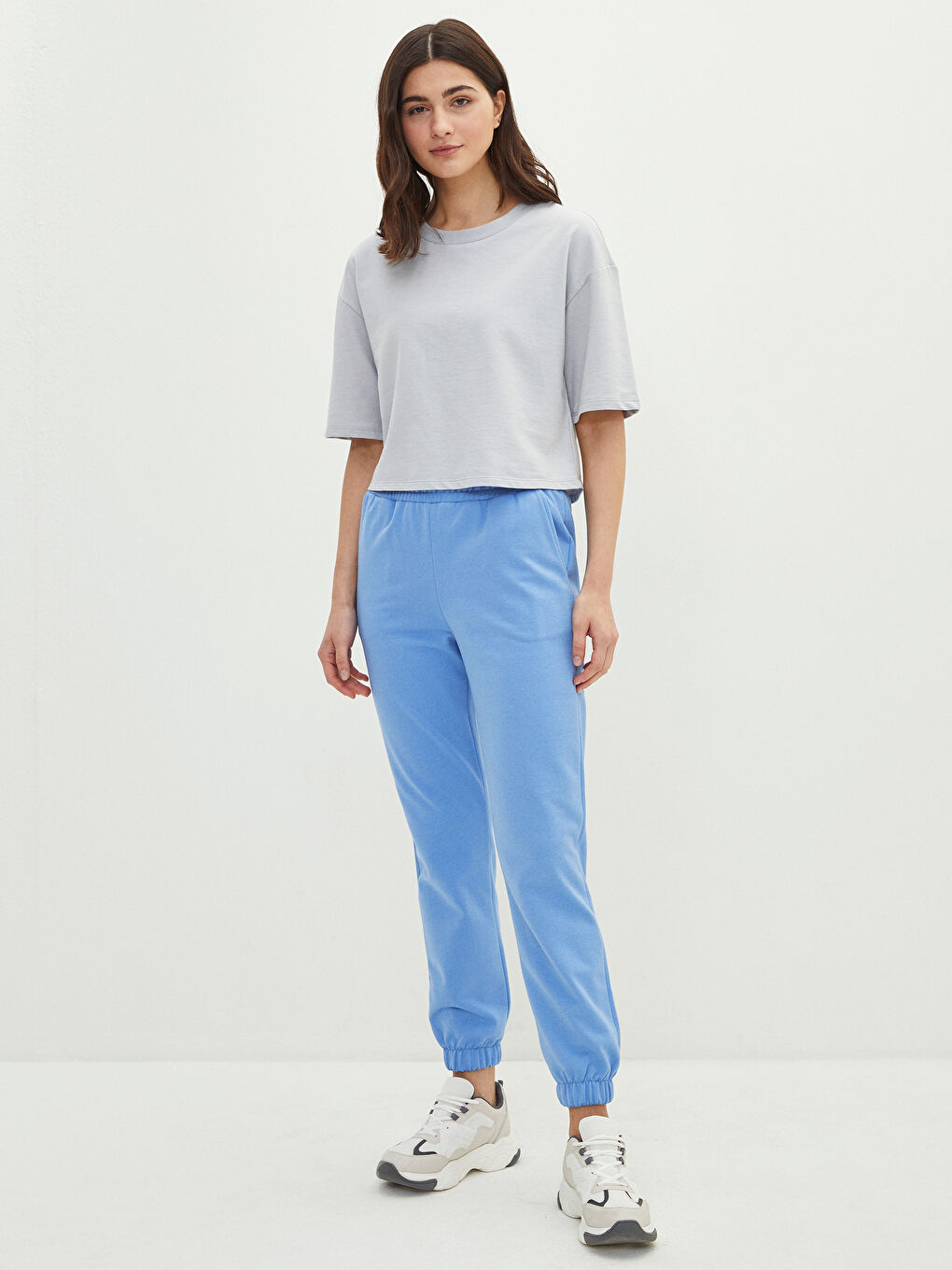 Спортивные джоггеры с эластичным поясом и обычными карманами для женщин-1