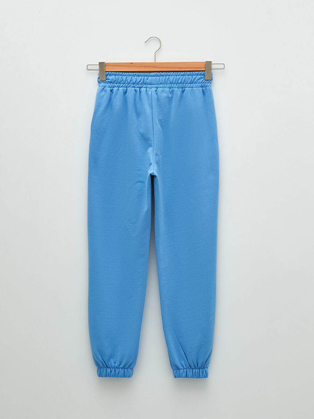 Спортивные джоггеры с эластичным поясом и обычными карманами для женщин-6