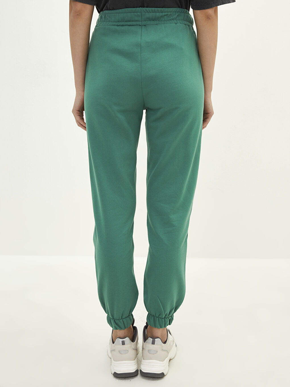 әйелдерге арналған серпімді белдік стандартты қалтасы бар джоггер спорттық шалбары-4