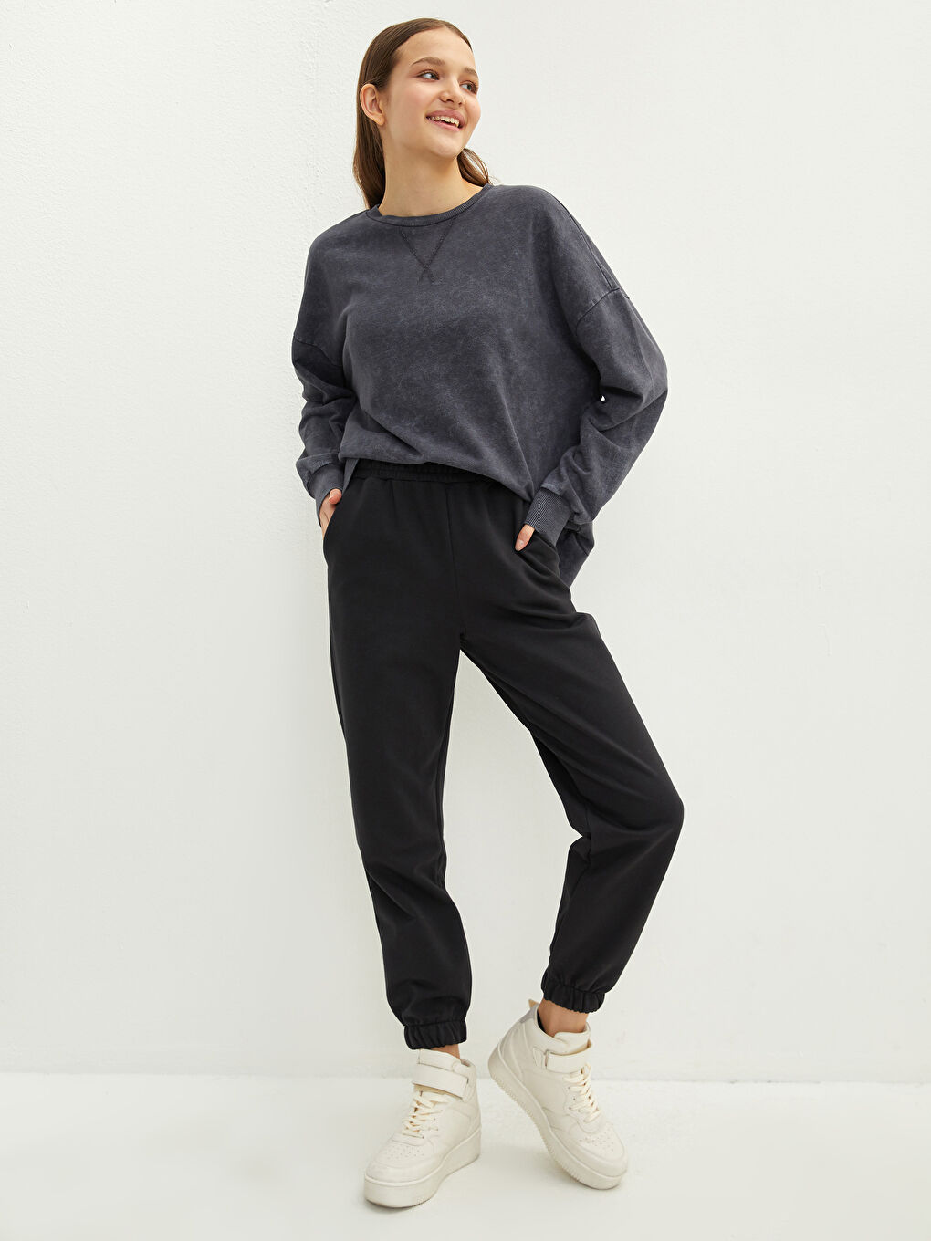 Elastic Waist Regular Pocket Detailed Women's Jogger Sweatpants-2