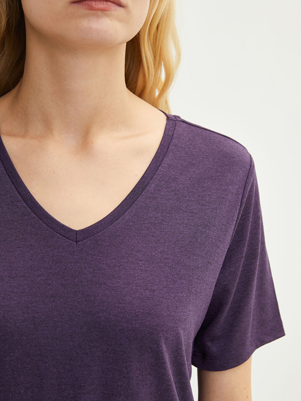 V-Neck Plain Short Sleeve Women's T-Shirt-4