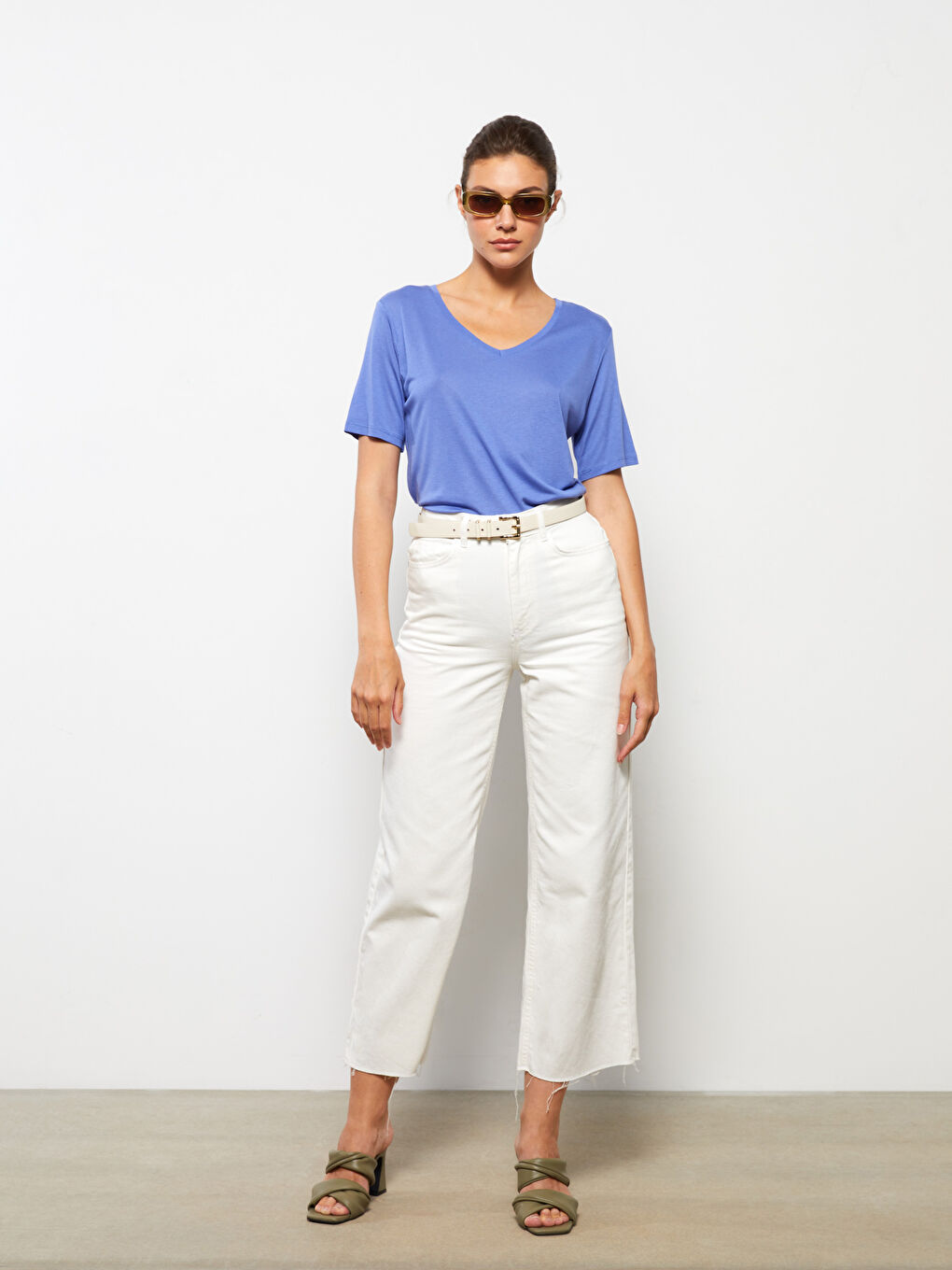 V-Neck Plain Short Sleeve Women's T-Shirt-2