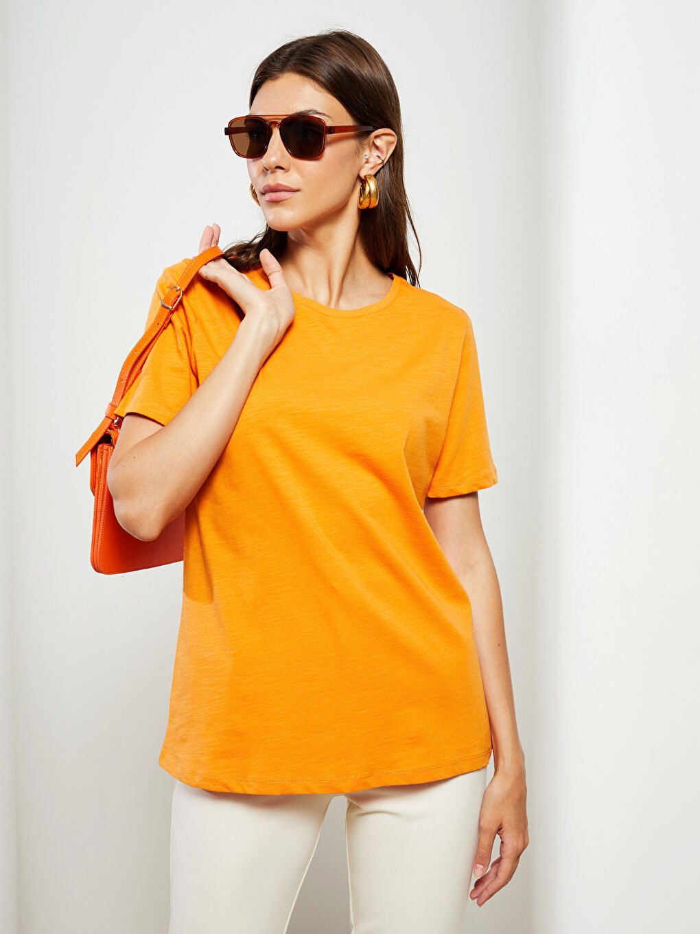 Turuncu Bisiklet Yaka Düz Kısa Kollu Pamuklu Kadın Tişört