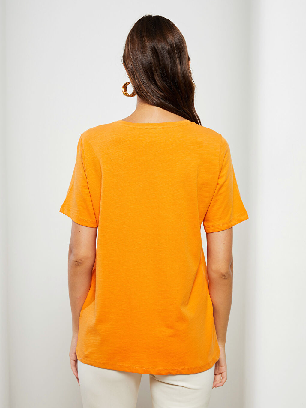 Turuncu Bisiklet Yaka Düz Kısa Kollu Pamuklu Kadın Tişört-4