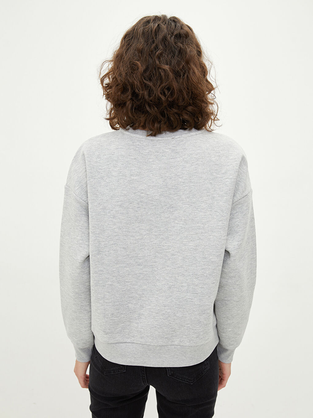 Gri Bisiklet Yaka Nakışlı Kadın Kalın Sweatshirt-4