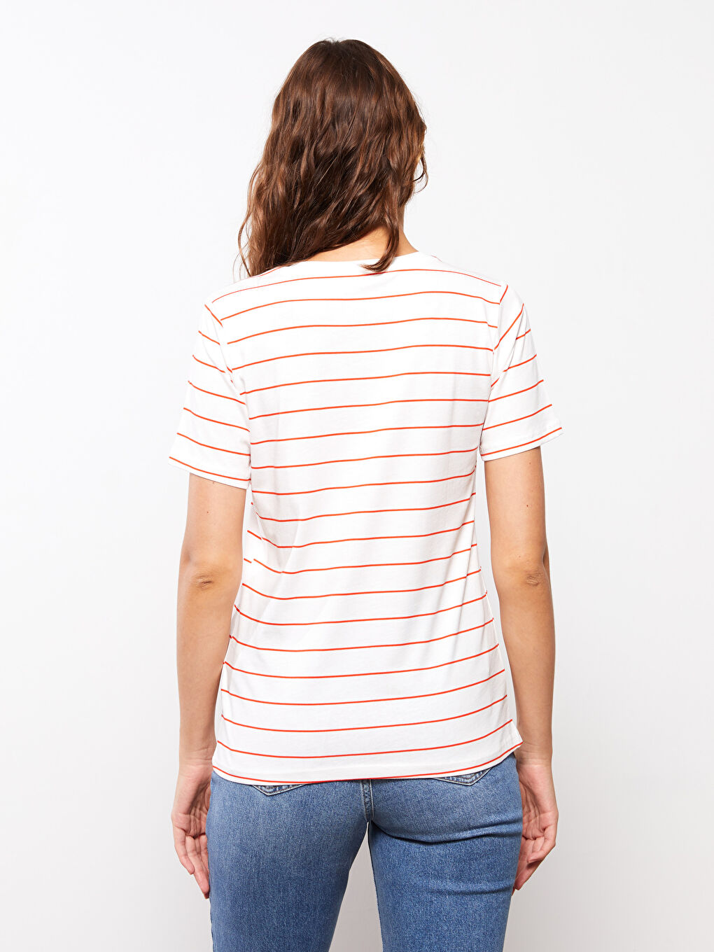 Turuncu V Yaka Çizgili Kısa Kollu Pamuklu Kadın Tişört-3