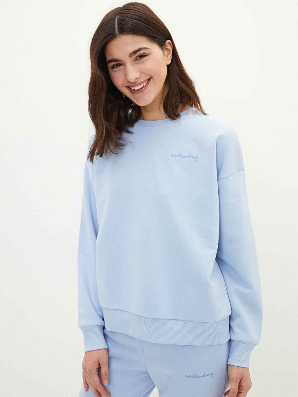 Mavi Bisiklet Yaka Nakışlı Kadın Kalın Sweatshirt-1