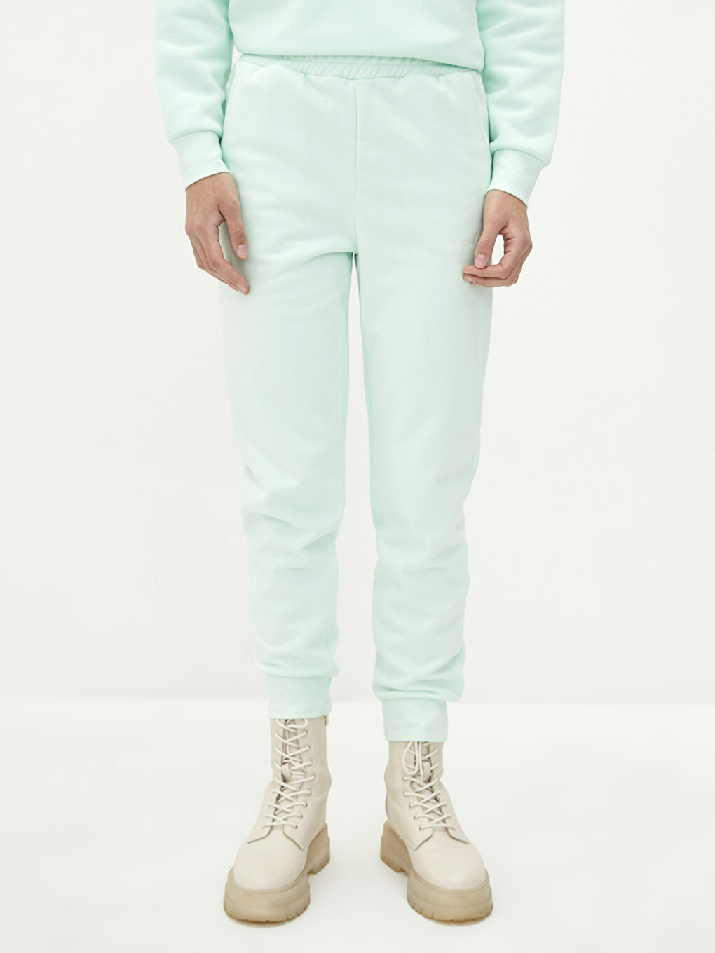 Elasticated Waist Embroidered Women's Thick Jogger Sweatpants-2