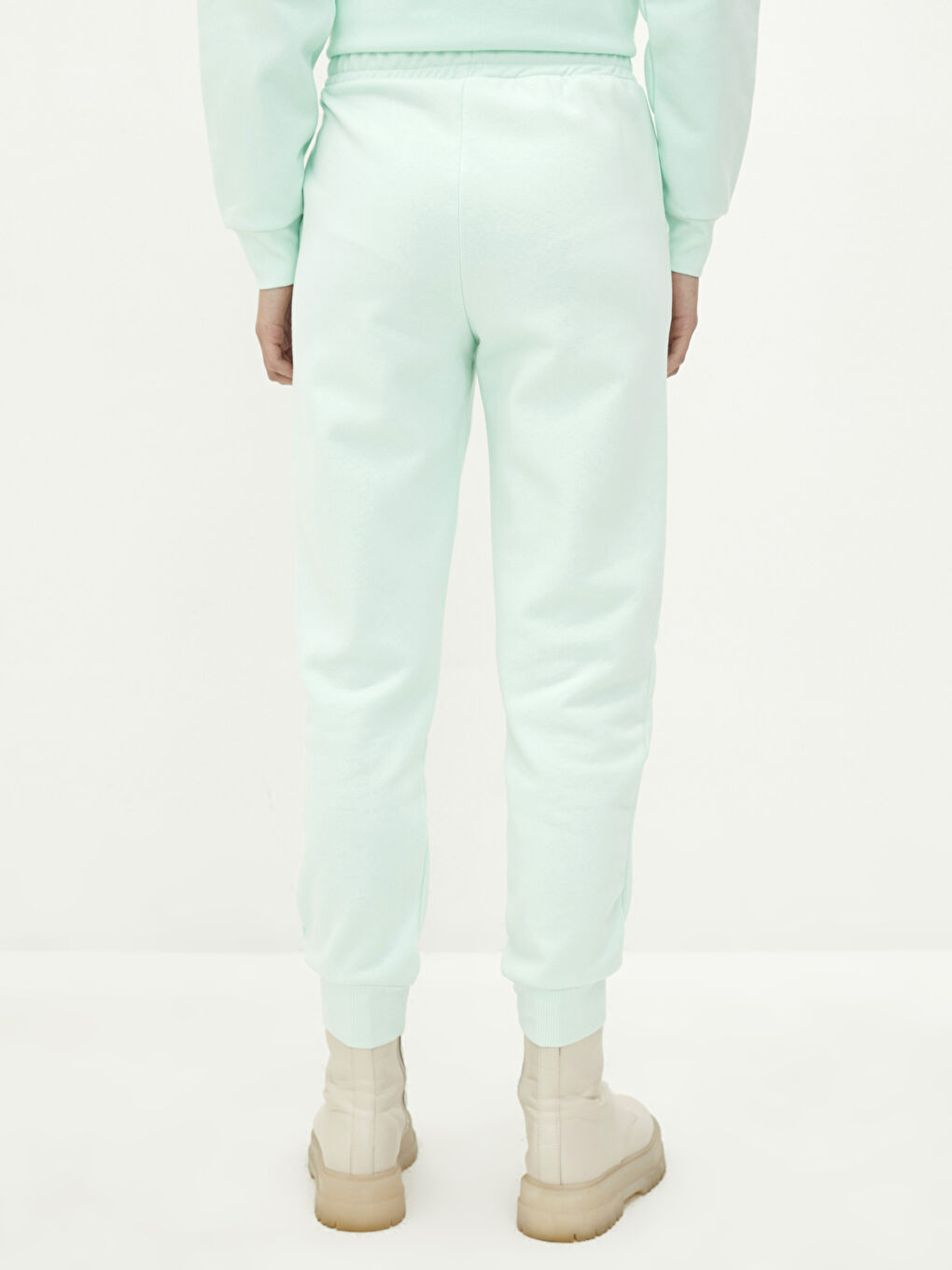 Elasticated Waist Embroidered Women's Thick Jogger Sweatpants-4