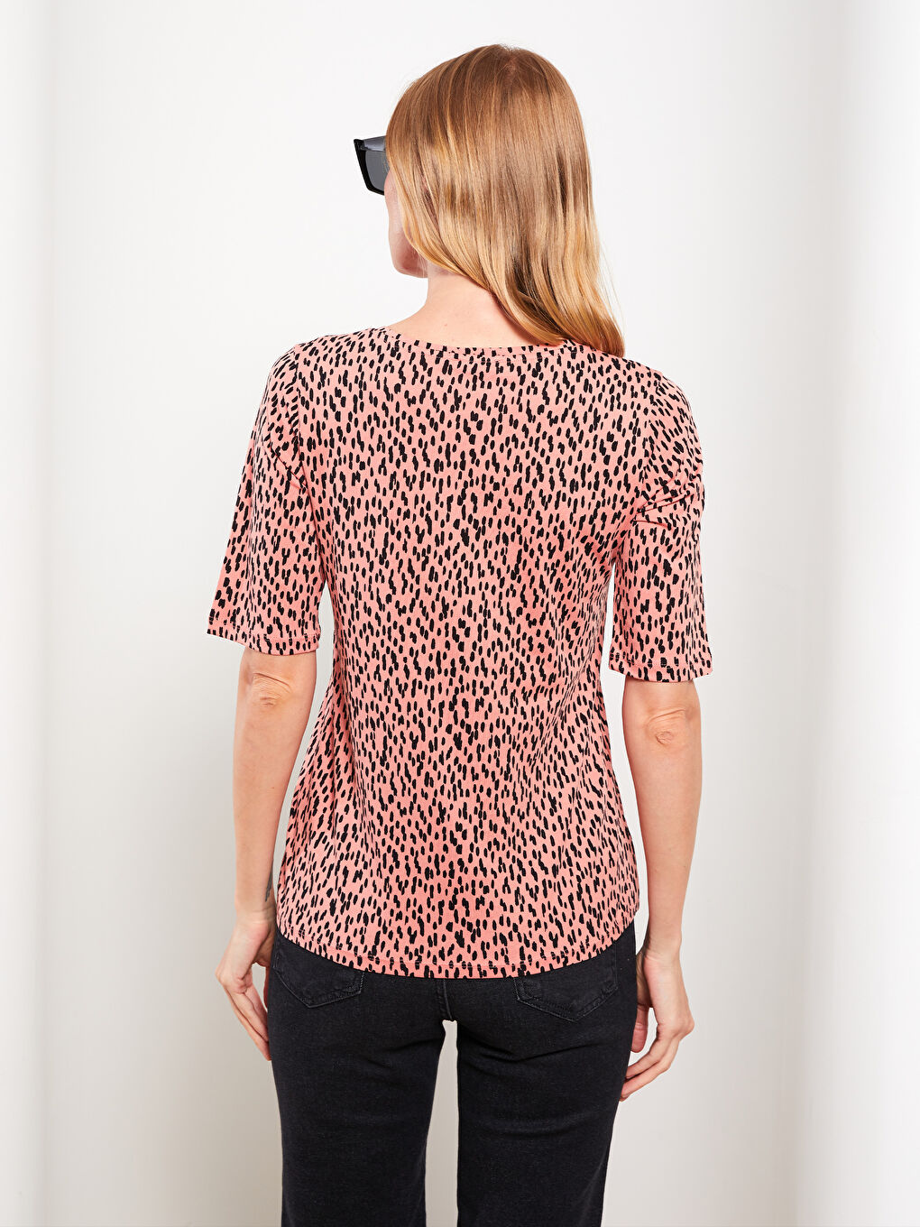 Pembe Bisiklet Yaka Desenli Kısa Kollu Pamuklu Kadın Tişört-4