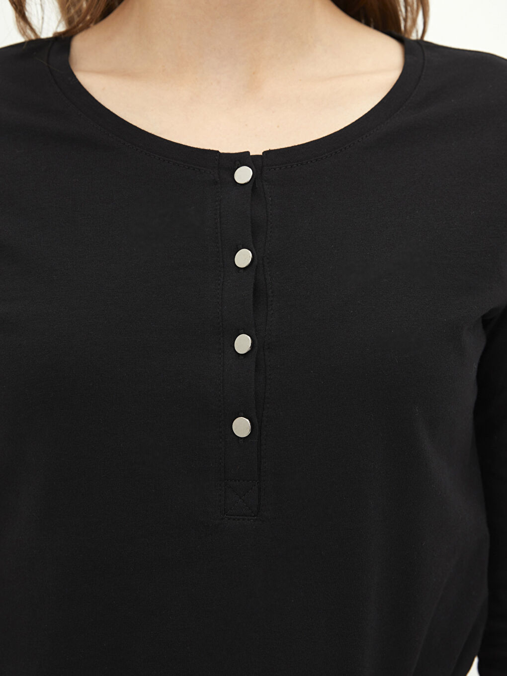 Siyah Bisiklet Yaka Düz Pamuklu Kadın Tişört-3