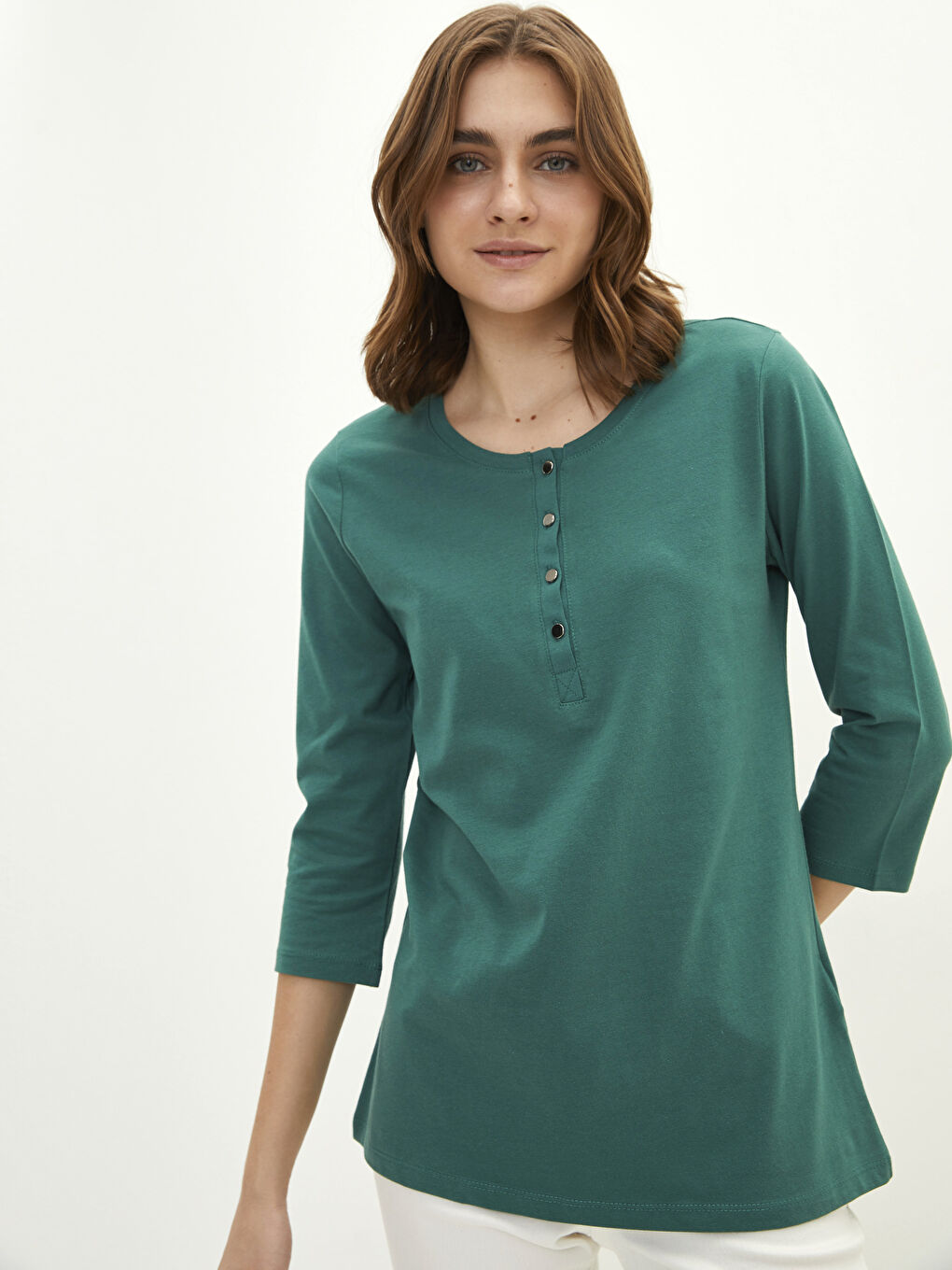 LCWAIKIKI Basic Bisiklet Yaka Düz Pamuklu Kadın Tişört - S29645Z8