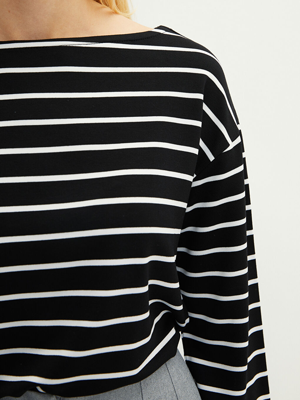 Crew Neck Striped Long Sleeve Women's T-Shirt-3