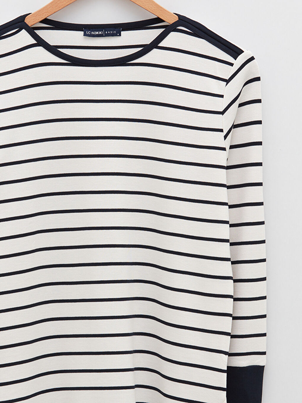 تي شيرت مخطط بياقة دائرية للسيدات-7